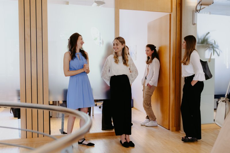 Miteinander arbeiten bei consaris